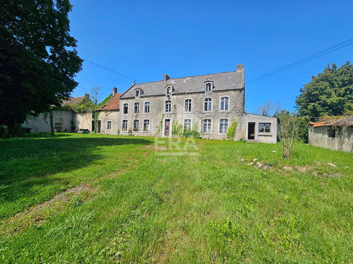 Maison 10 pièces 273 m² · à Wierre-Effroy · 273 m² · 314 900 €