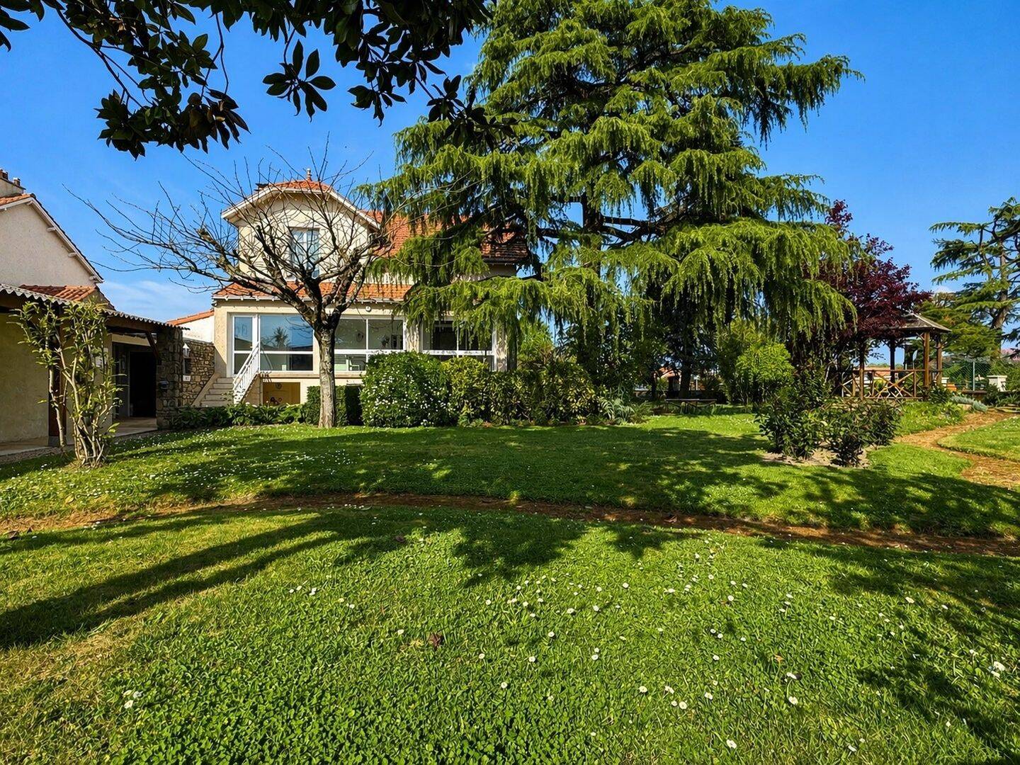Maison 7 pièces 158 m² · à Cugand-la-Bernardière · 158 m² · 396 900 €