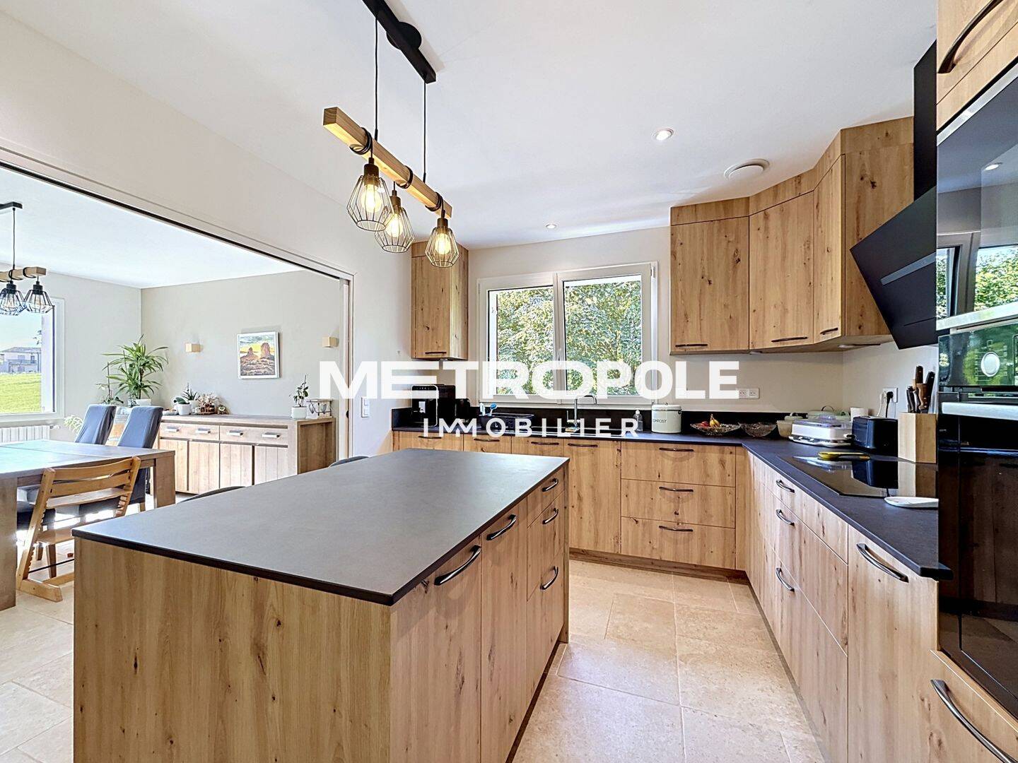 Maison 9 pièces 321 m² · à Vindry-sur-Turdine · 321 m² · 625 000 €