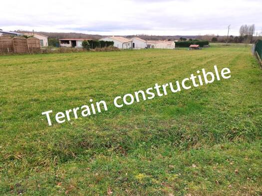 Terrain constructible à vendre 50 000 € 2 000 m² de terrain Ozillac 17500