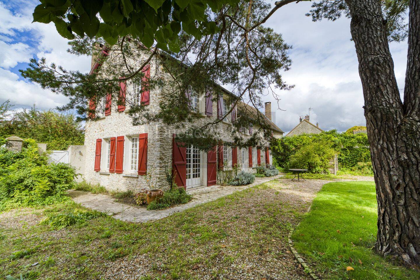 Maison 9 pièces 184 m² · à Richebourg · 184 m² · 560 000 €