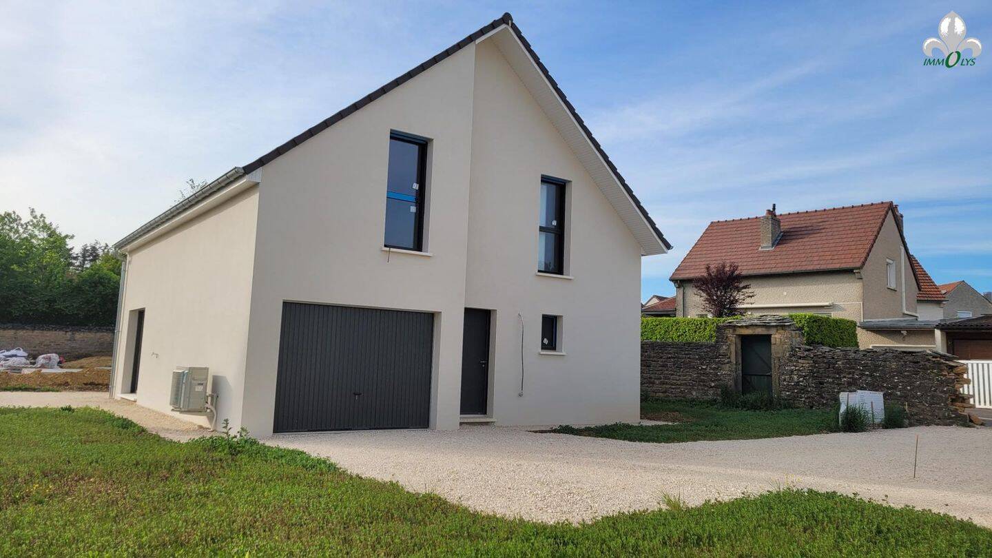 Maison 5 pièces 140 m² · à Couchey · 140 m² · 1 800 €