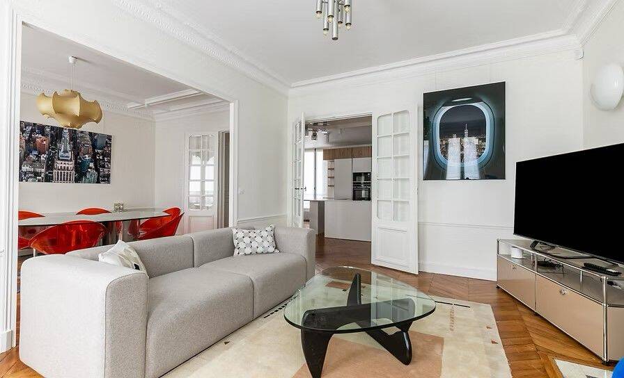 Appartement 5 pièces 121 m² · à Paris 17ème Arrondissement · 121 m² · 5 490 €