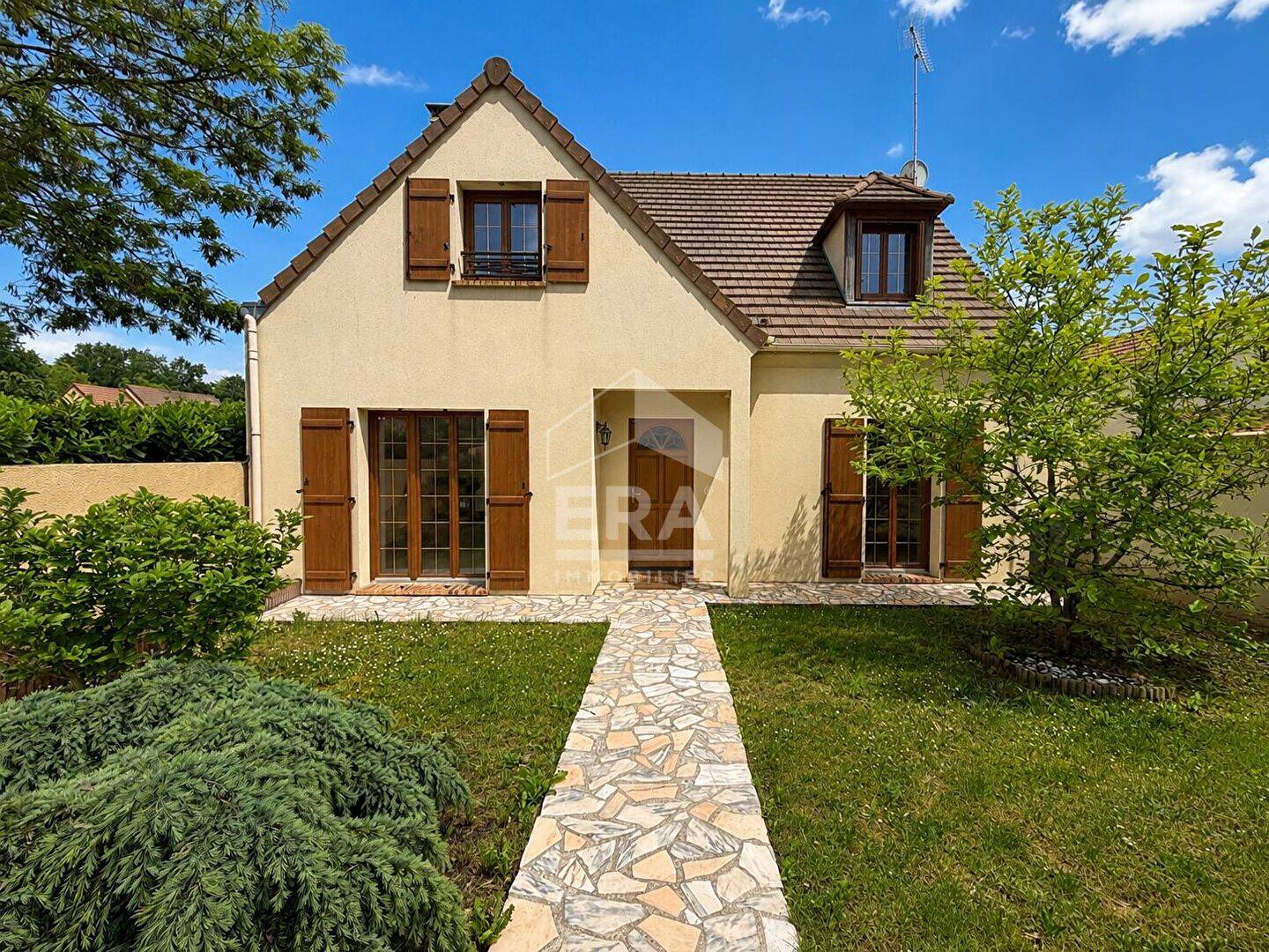Maison 6 pièces 124 m² · à Moncourt-Fromonville · 124 m² · 340 000 €