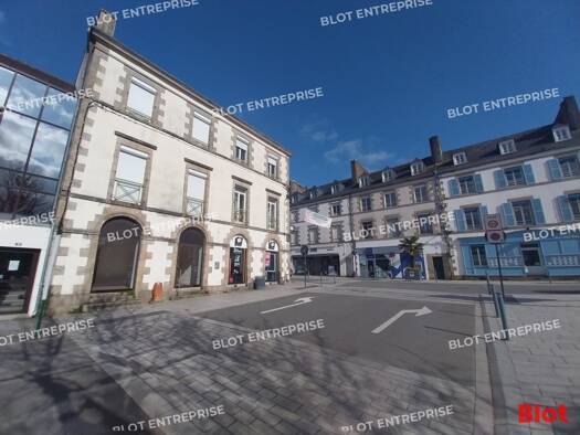 Local commercial à louer 553 € 30 m² de surface de vente Centre Ville Pontivy 56300