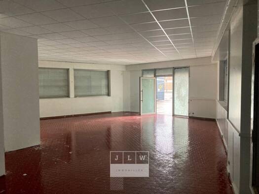 Local d'activités à vendre 199 000 € 76 m² d'espace de stockage Lille 59160