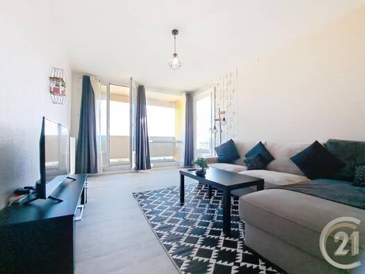 Appartement à louer - logement étudiant 647 € 2 pièces 1 chambre 52,6 m² 9ème étage Compiègne 60200