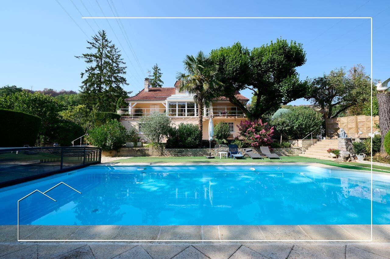 Maison 8 pièces 232 m² · à Nuits-Saint-Georges · 232 m² · 670 000 €