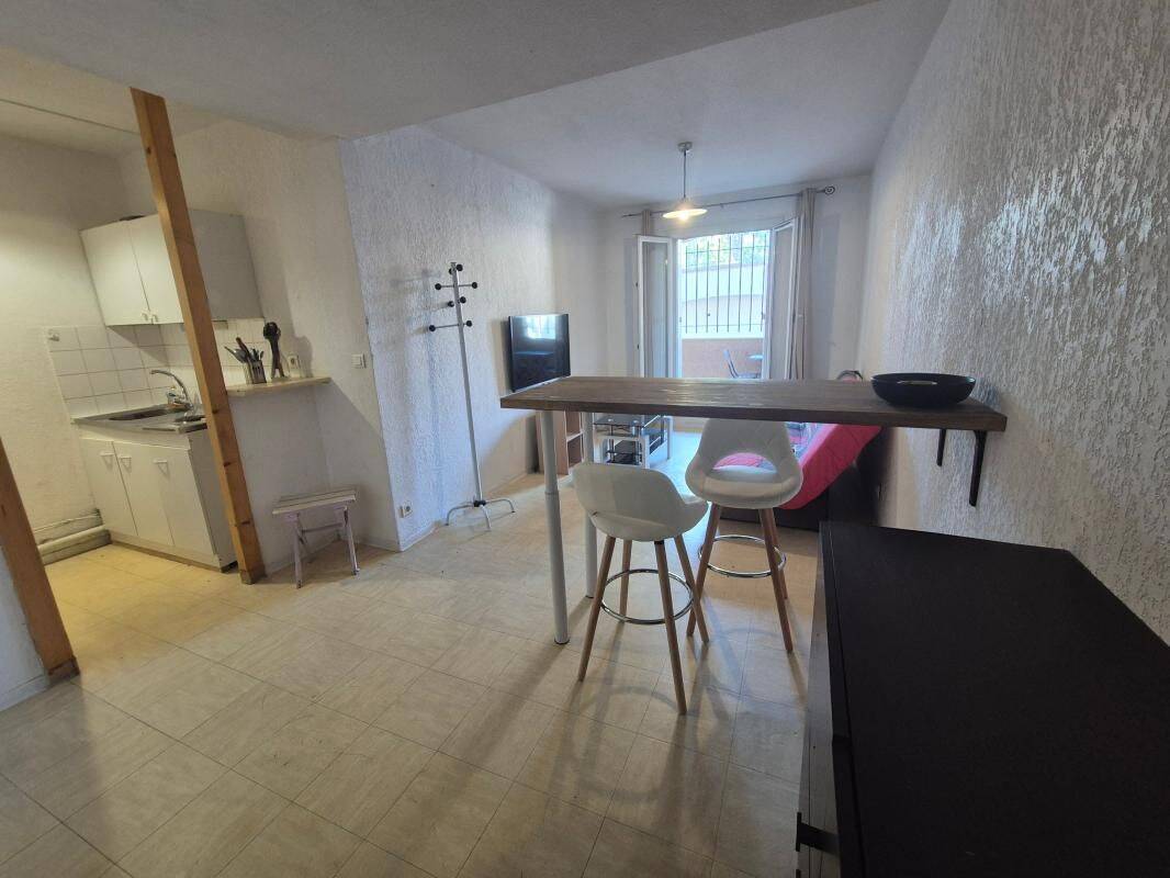 Appartement 1 pièce 29 m² · à Salon-de-Provence · 28,8 m² · 516 €