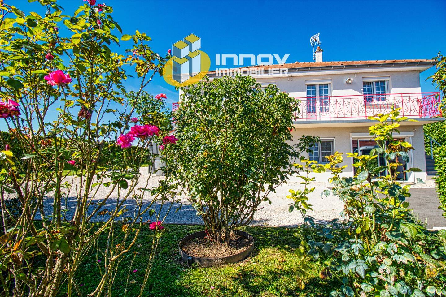 Maison 7 pièces 195 m² · à Bey · 195 m² · 270 000 €