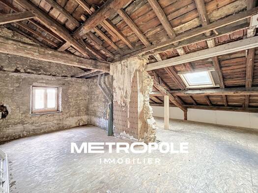 Appartement à vendre 65 000 € 3 pièces 1 chambre 71 m² Étage 4/4 Tarare 69170