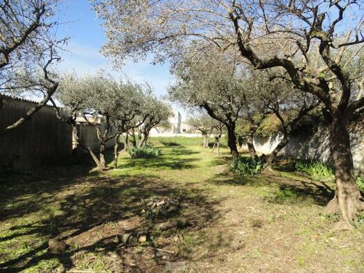 Terrain constructible à vendre 99 000 € 120 m² de terrain Zone Nord Saint-Gilles 30800