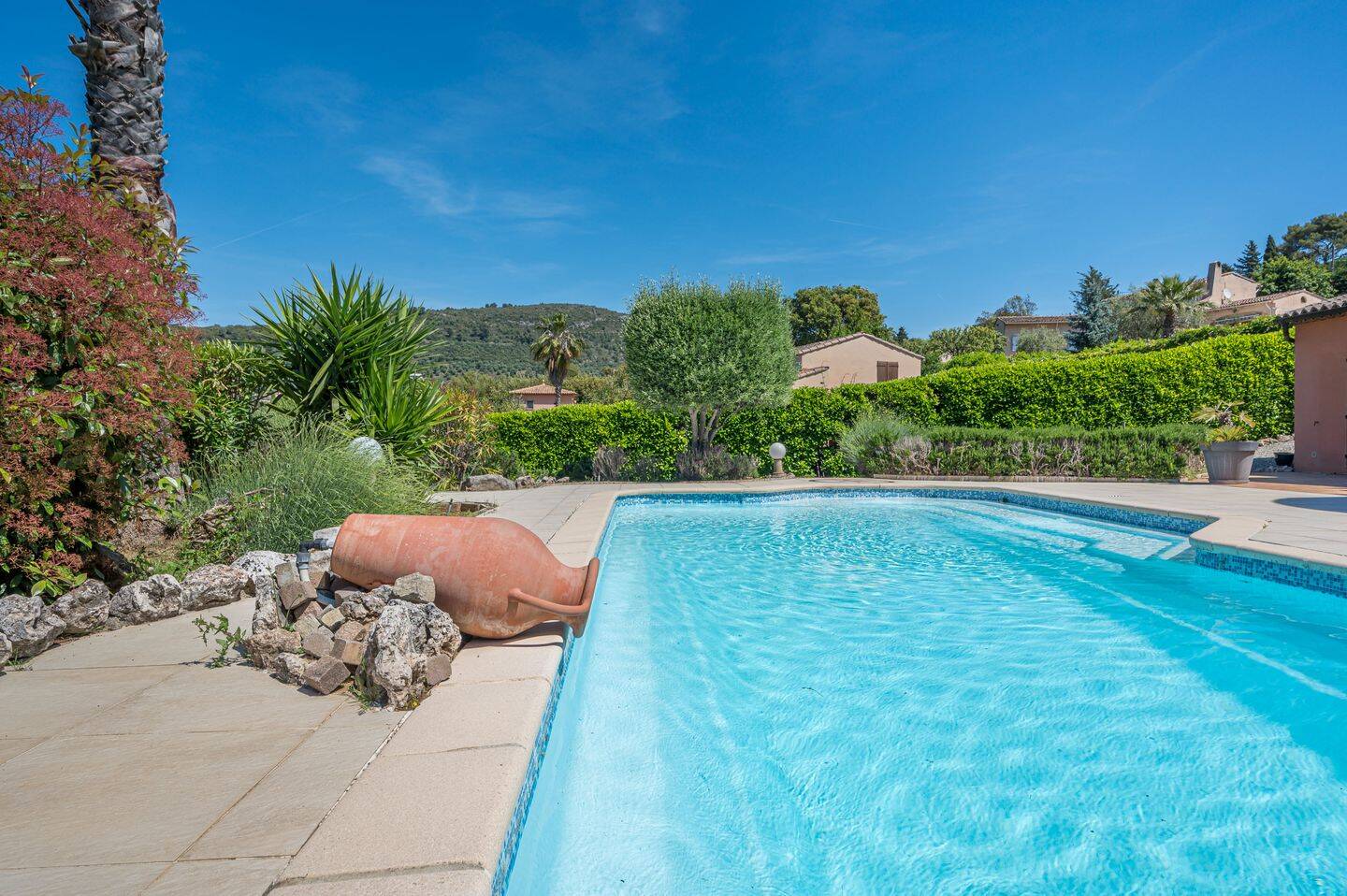 Maison 6 pièces 173 m² · à La Trinité · 172,5 m² · 1 590 000 €