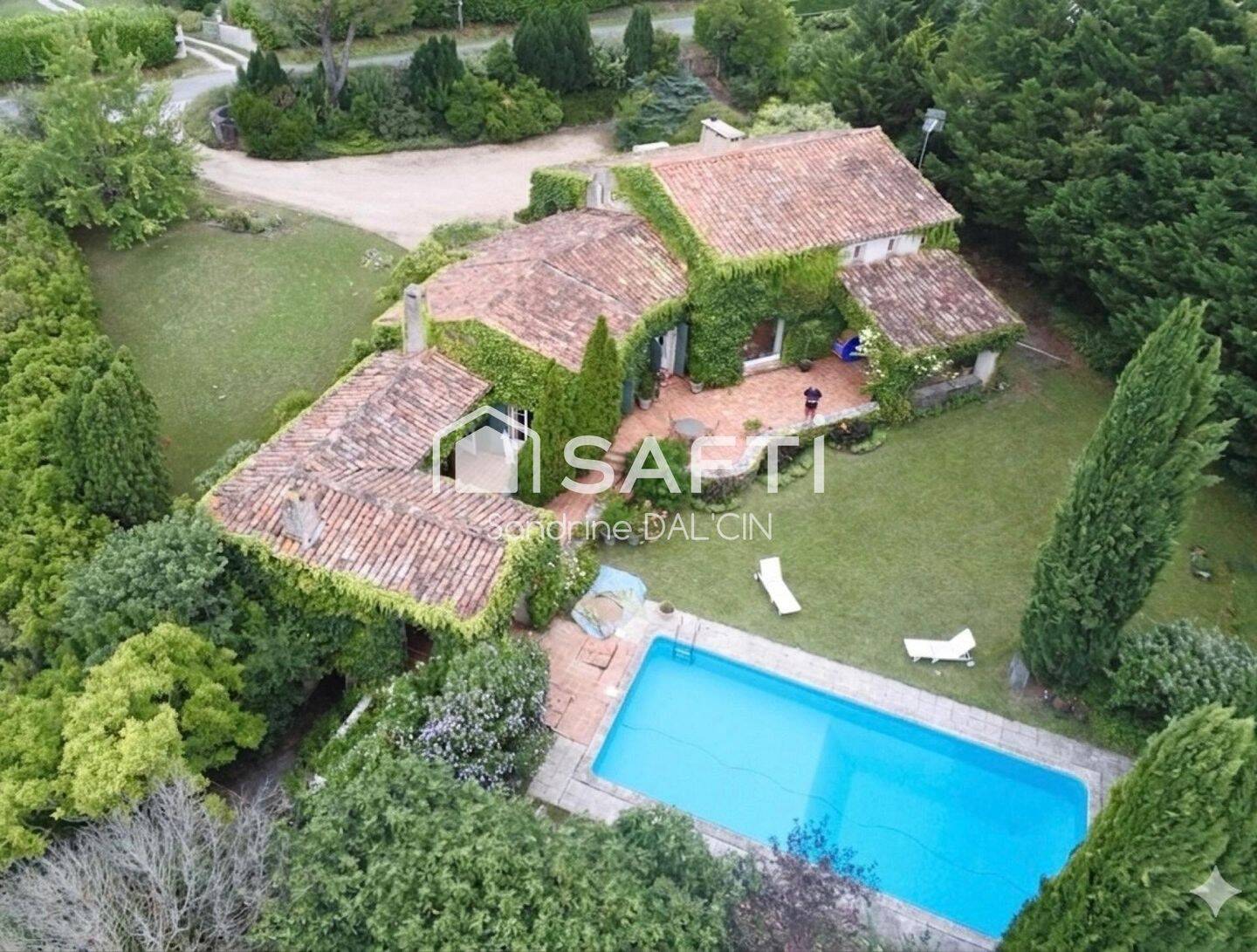 Maison 7 pièces 240 m² · à Castres · 240 m² · 540 000 €