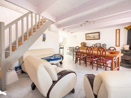 Maison de plain-pied à vendre 247 220 € 5 pièces 3 chambres 94 m² 2 100 m² de terrain Plestin-les-Grèves 22310