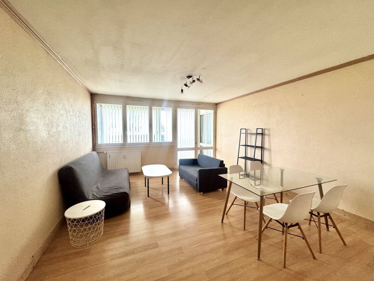 4 pièces 81 m² · à Brest · 80,9 m² · 390 €