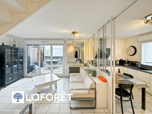 Appartement à vendre 261 500 € 4 pièces 3 chambres 74 m² 3ème étage Mairie-Gare Ris-Orangis 91130