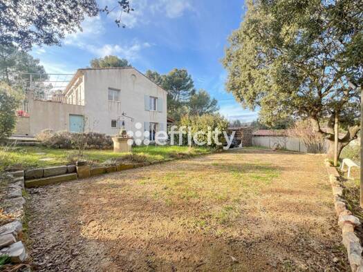 Pavillon à vendre 423 000 € 6 pièces 4 chambres 120 m² 1 688 m² de terrain Rians 83560