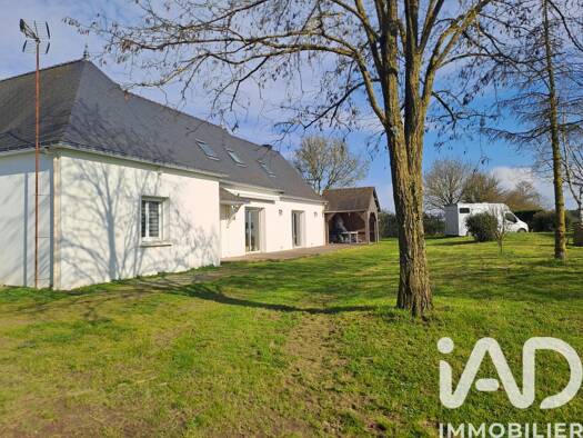 Maison à vendre 276 000 € 6 pièces 4 chambres 175 m² 11 625 m² de terrain Loireauxence 44370