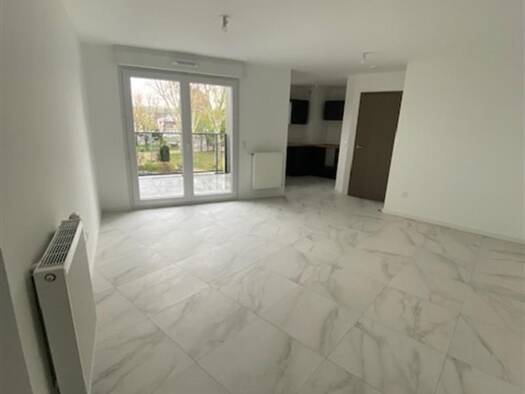 Appartement à louer 1 080 € 2 pièces 1 chambre 49 m² Étage 2/2 Tremblay-en-France 93290