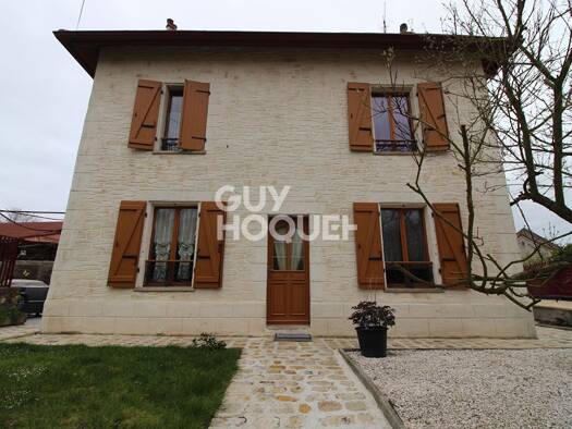 Maison à vendre 300 000 € 5 pièces 3 chambres 104 m² 597 m² de terrain Mormant 77720