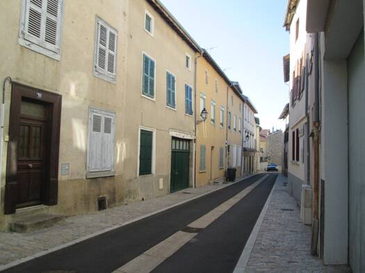 Maison à vendre 85 000 € 6 pièces 3 chambres 61 m² 177 m² de terrain Nord Ambert 63600