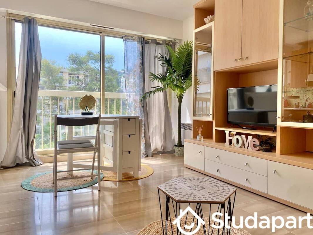 Appartement 1 pièce 28 m² · à Menton · 28 m² · 890 €/mois