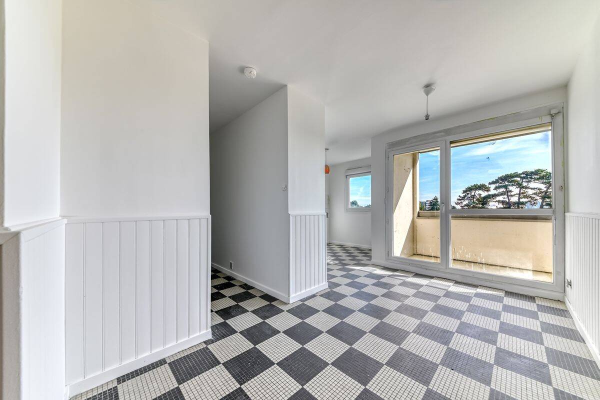 Appartement 4 pièces 82 m² · à Écully · 82 m² · 170 000 €