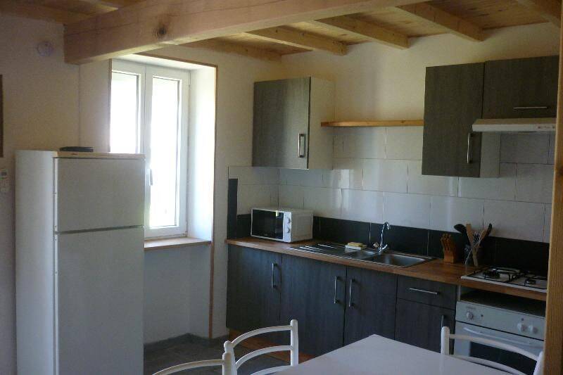 Maison 2 pièces · à Fours · 560 €/mois