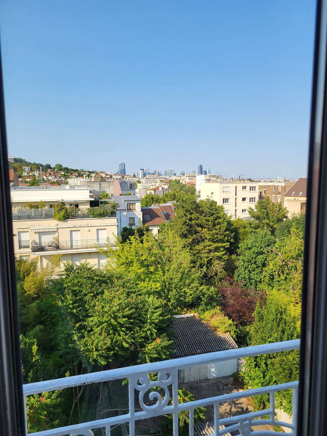 Appartement 2 pièces 27 m² · à Suresnes · 27 m² · 1 050 €
