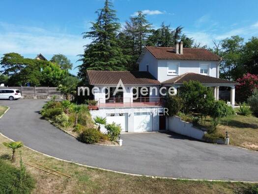 Maison à vendre 438 000 € 8 pièces 6 chambres 185 m² 3 950 m² de terrain Creysse 24100