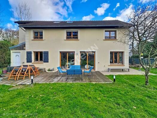 Maison à vendre 390 000 € 6 pièces 3 chambres 133 m² 330 m² de terrain Le Plessis-Luzarches 95270