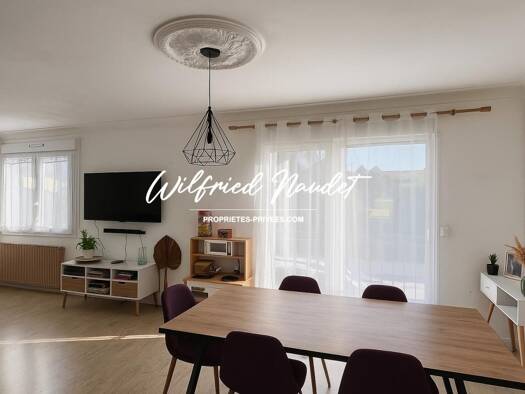 Maison à vendre 183 700 € 5 pièces 3 chambres 76 m² 825 m² de terrain Brette-les-Pins 72250