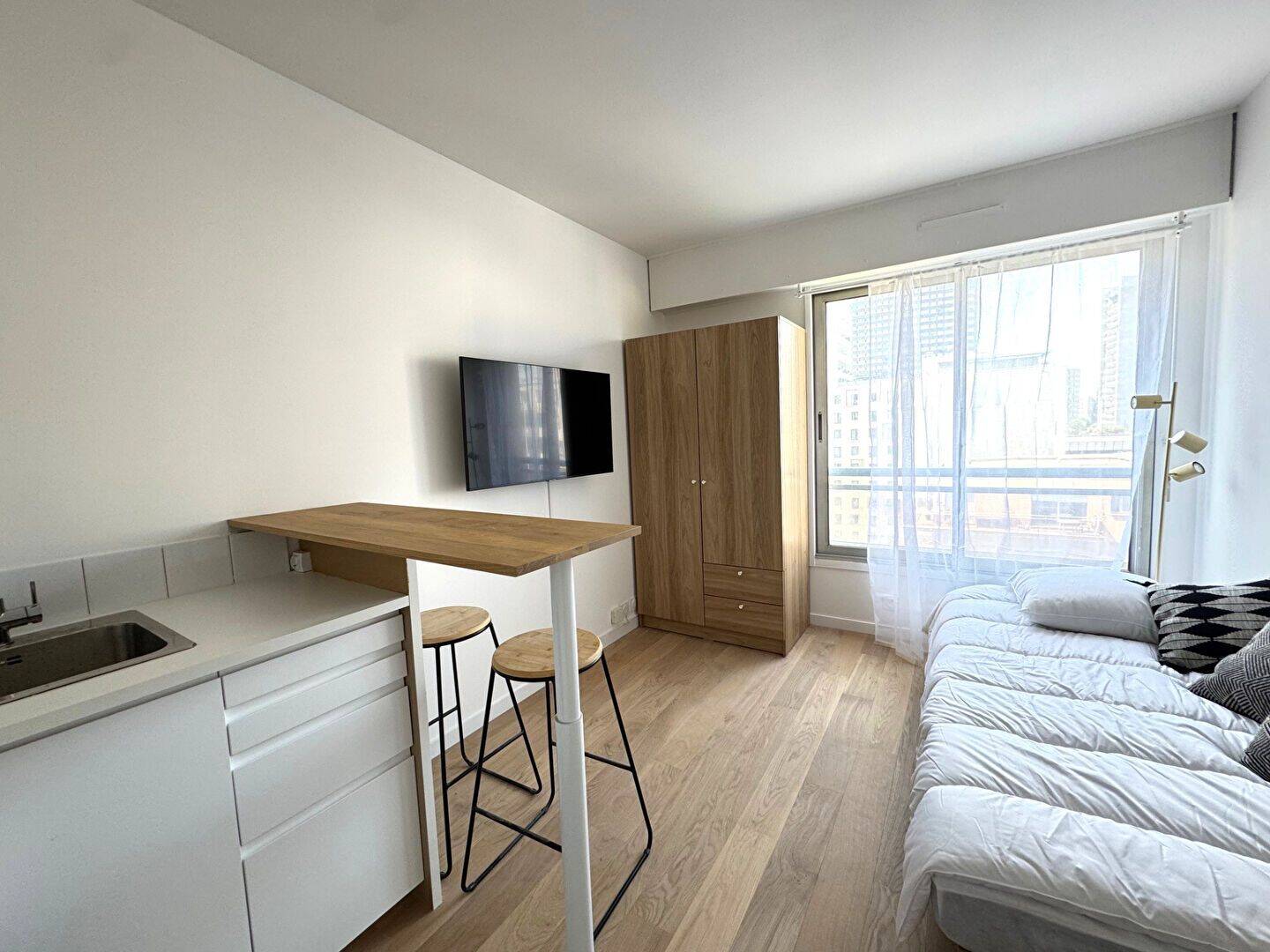 Appartement 1 pièce 17 m² · à Courbevoie · 17 m² · 900 €/mois