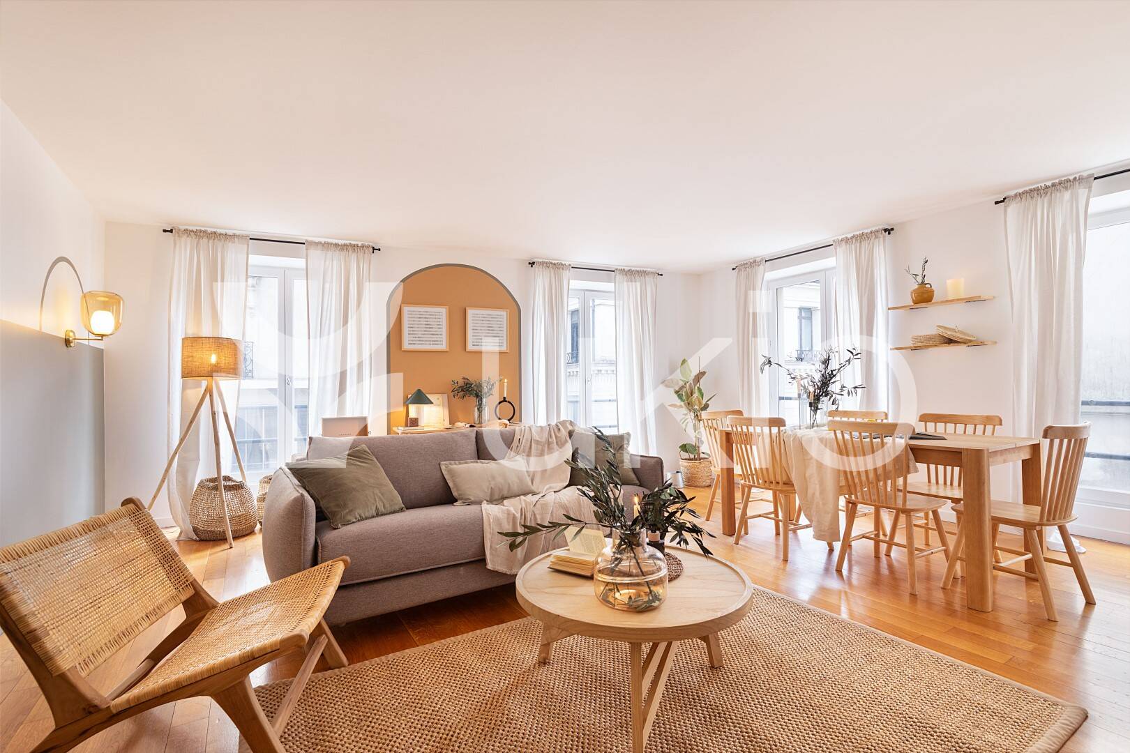 Appartement 3 pièces 90 m² · à Paris 2ème Arrondissement · 90 m² · 5 350 €