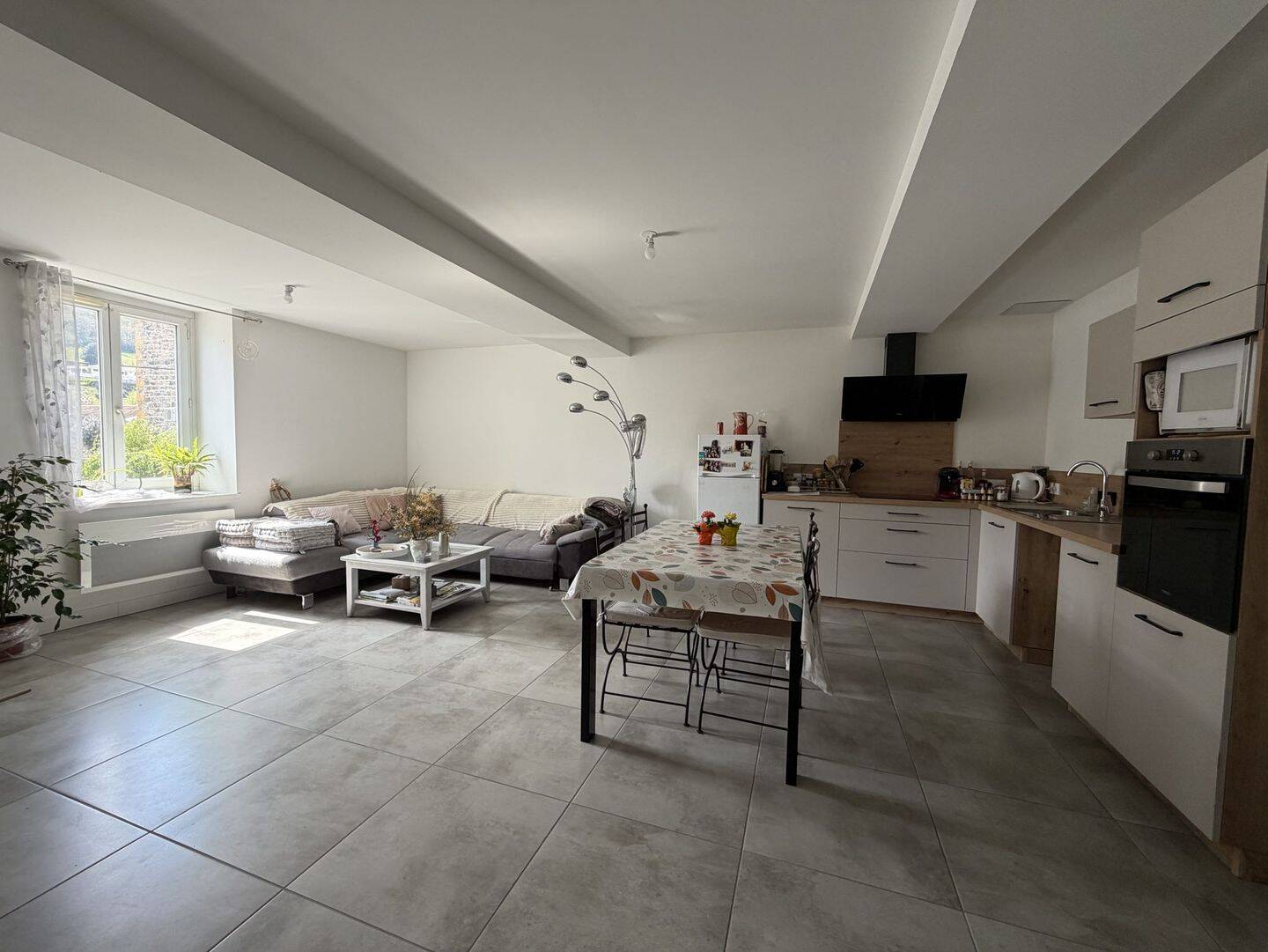 Appartement 4 pièces 73 m² · à Beaujeu · 72,9 m² · 666 €
