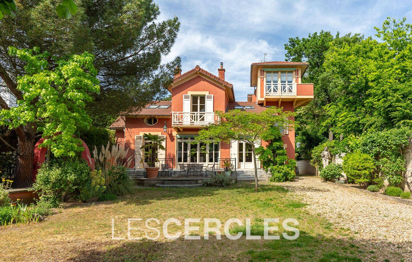 Maison 9 pièces 312 m² · à Le Vésinet · 312 m² · 2 390 000 €