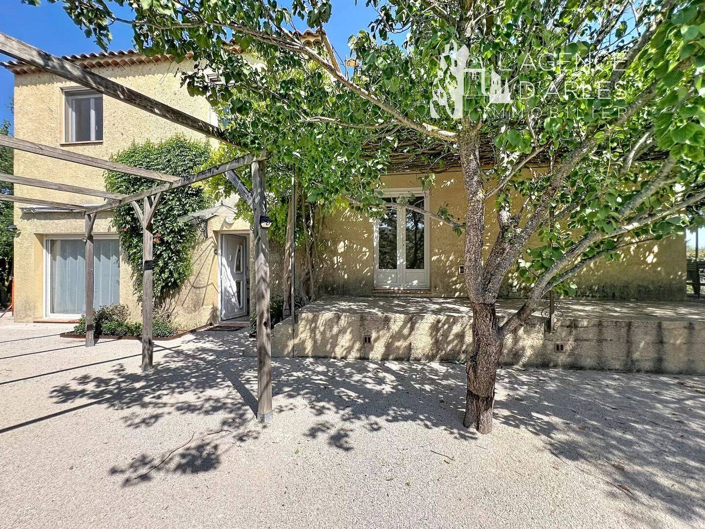 Maison 7 pièces 157 m² · à Arles · 157 m² · 420 000 €