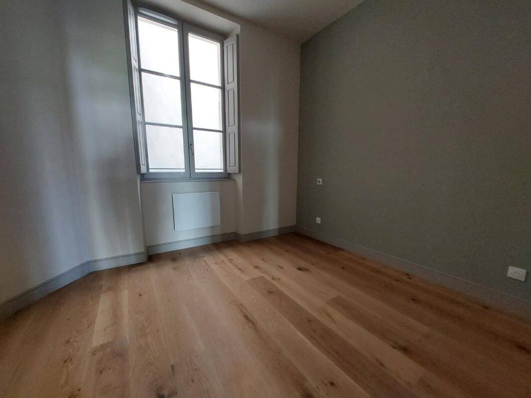 Appartement 3 pièces 60 m² · à Marseille 1er Arrondissement · 60 m² · 1 000 €/mois