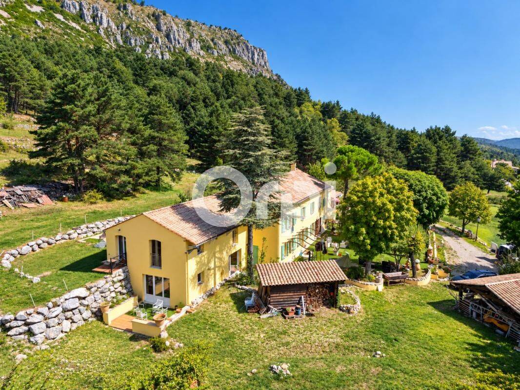 Maison 9 pièces 523 m² · à Andon · 523 m² · 735 000 €