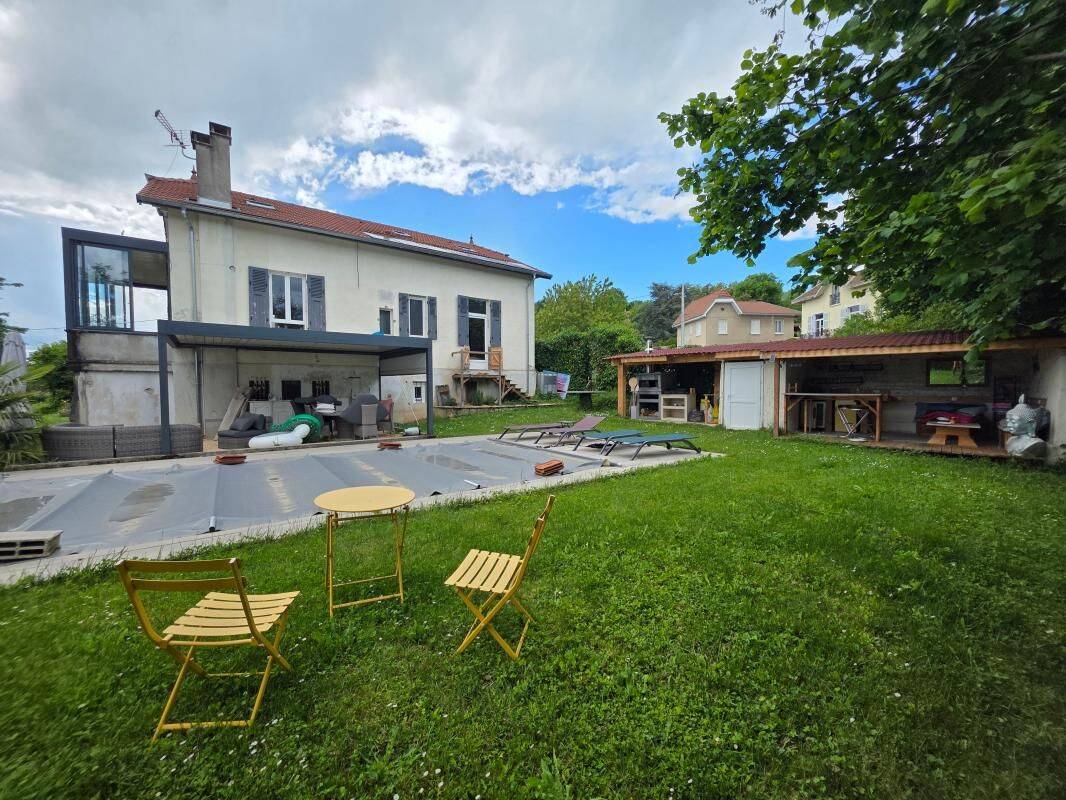 Maison 6 pièces 185 m² · à La Côte-Saint-André · 185 m² · 335 000 €