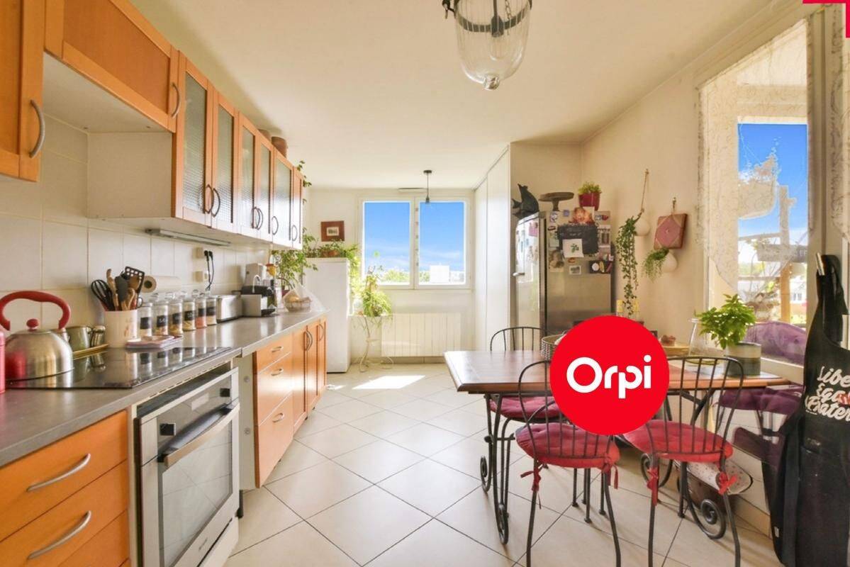 Appartement 4 pièces 91 m² · à Lyon 8ème Arrondissement · 91 m² · 218 100 €