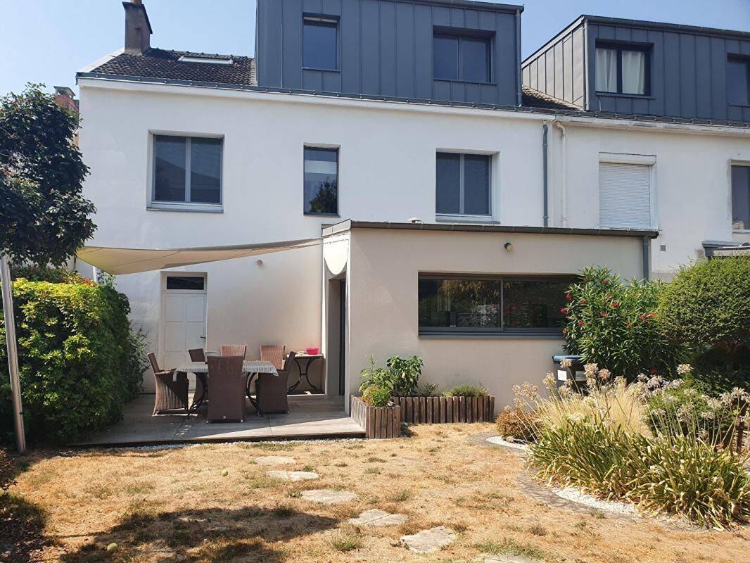 Maison 8 pièces 180 m² · à Nantes · 180 m² · 740 025 €