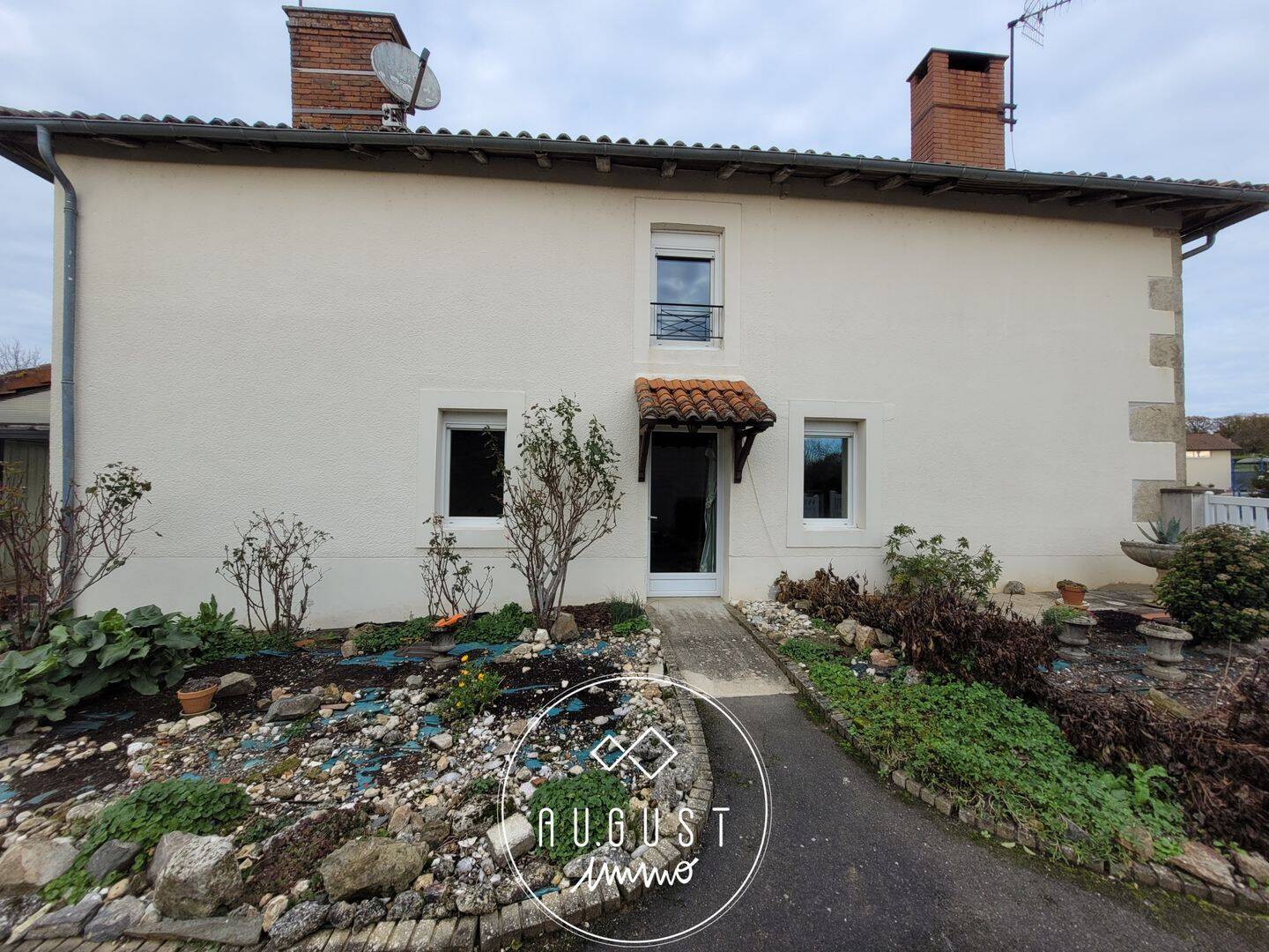 Maison 10 pièces 236 m² · à Saillat-sur-Vienne · 236 m² · 129 500 €