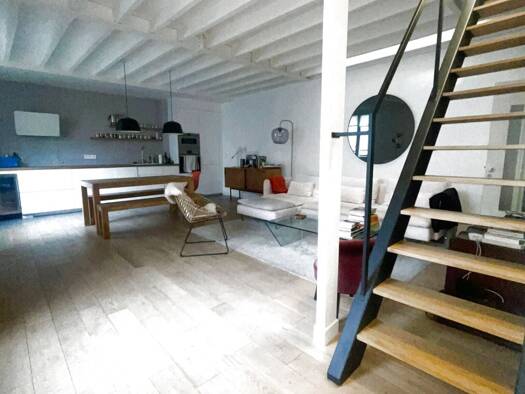 Appartement à louer 2 110 € 3 pièces 2 chambres 66,7 m² Étage 2/3 Paris 18ème arrondissement 75018