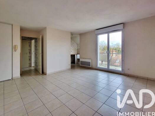 Appartement à louer 630 € 3 pièces 2 chambres 50 m² Étage 3/3 La Ferté-Gaucher 77320