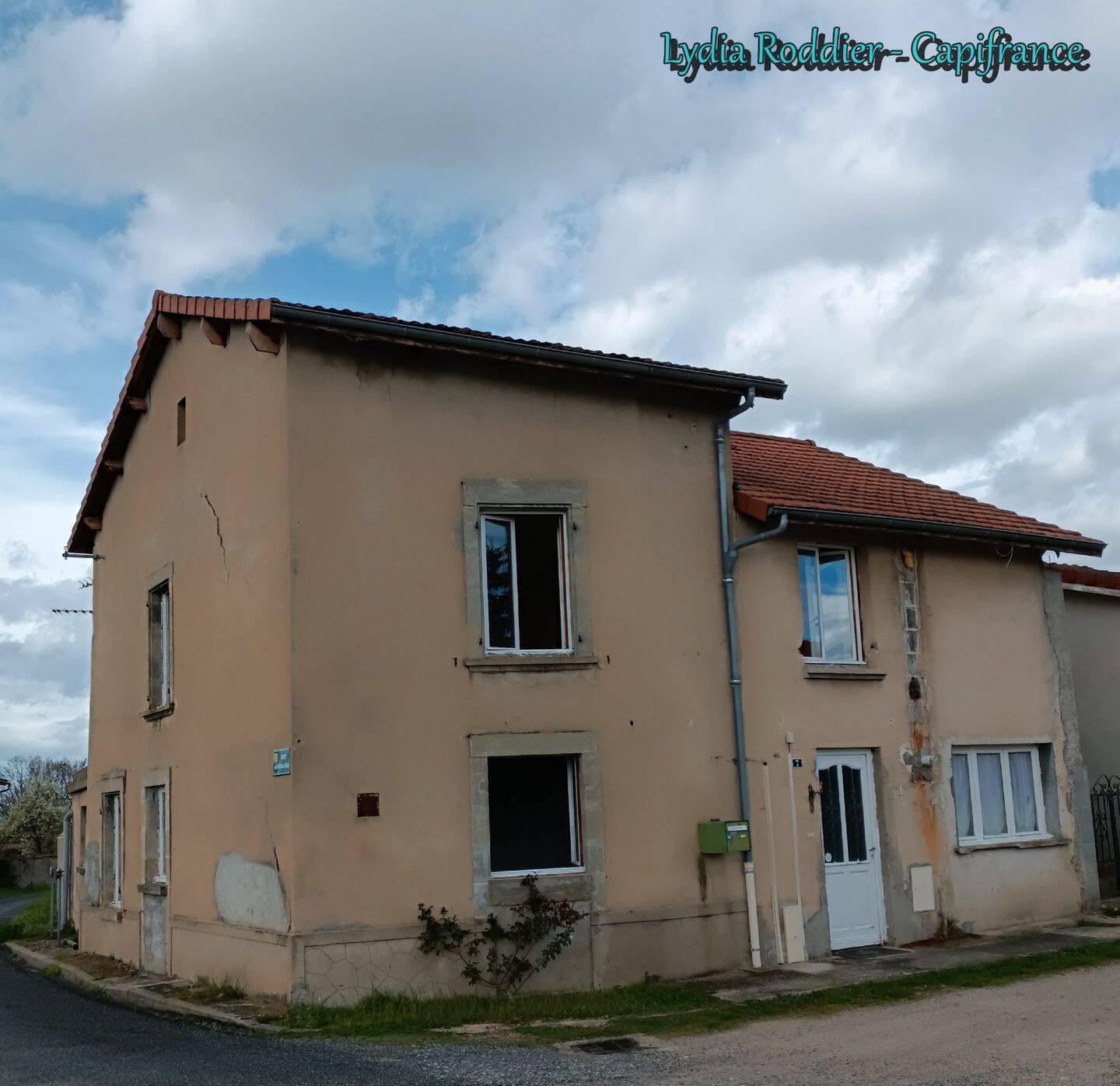 Maison 6 pièces 143 m² · à Puy-Guillaume · 143 m² · 167 000 €