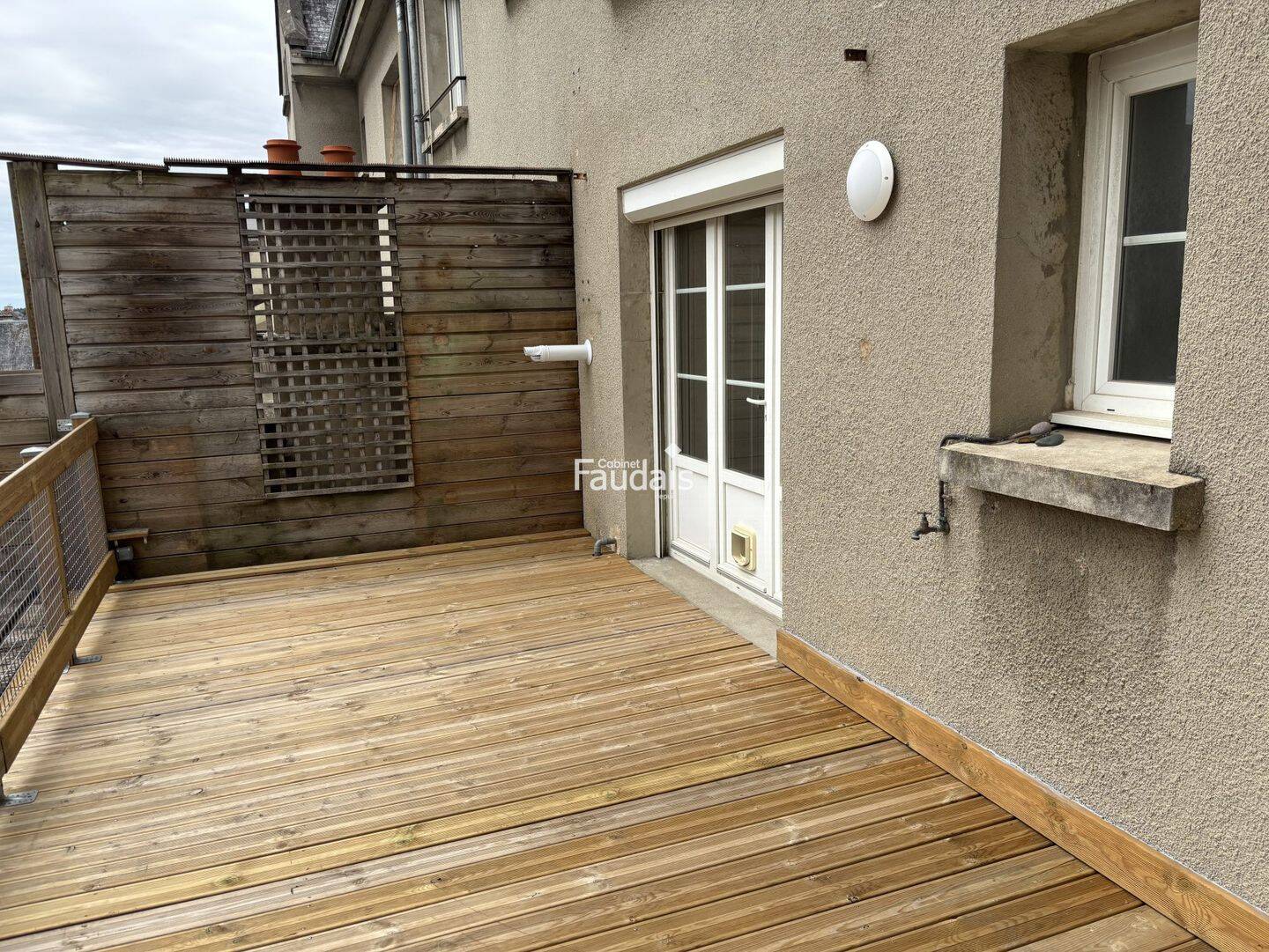 Appartement 6 pièces 166 m² · à Saint-Lô · 165,8 m² · 900 €/mois