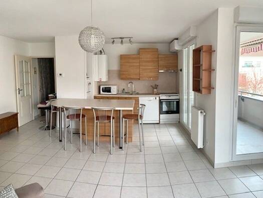 Appartement à vendre 195 000 € 3 pièces 2 chambres 64,5 m² Étage 1/3 Bourgoin-Jallieu 38300