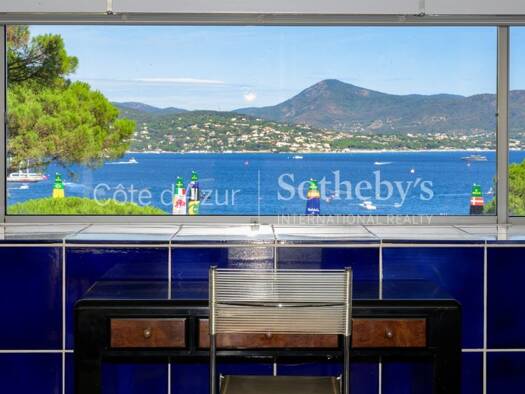 Appartement à vendre 1 300 000 € 3 pièces 1 chambre 80 m² 1er étage Zone Ouest Urbaine Saint-Tropez 83990